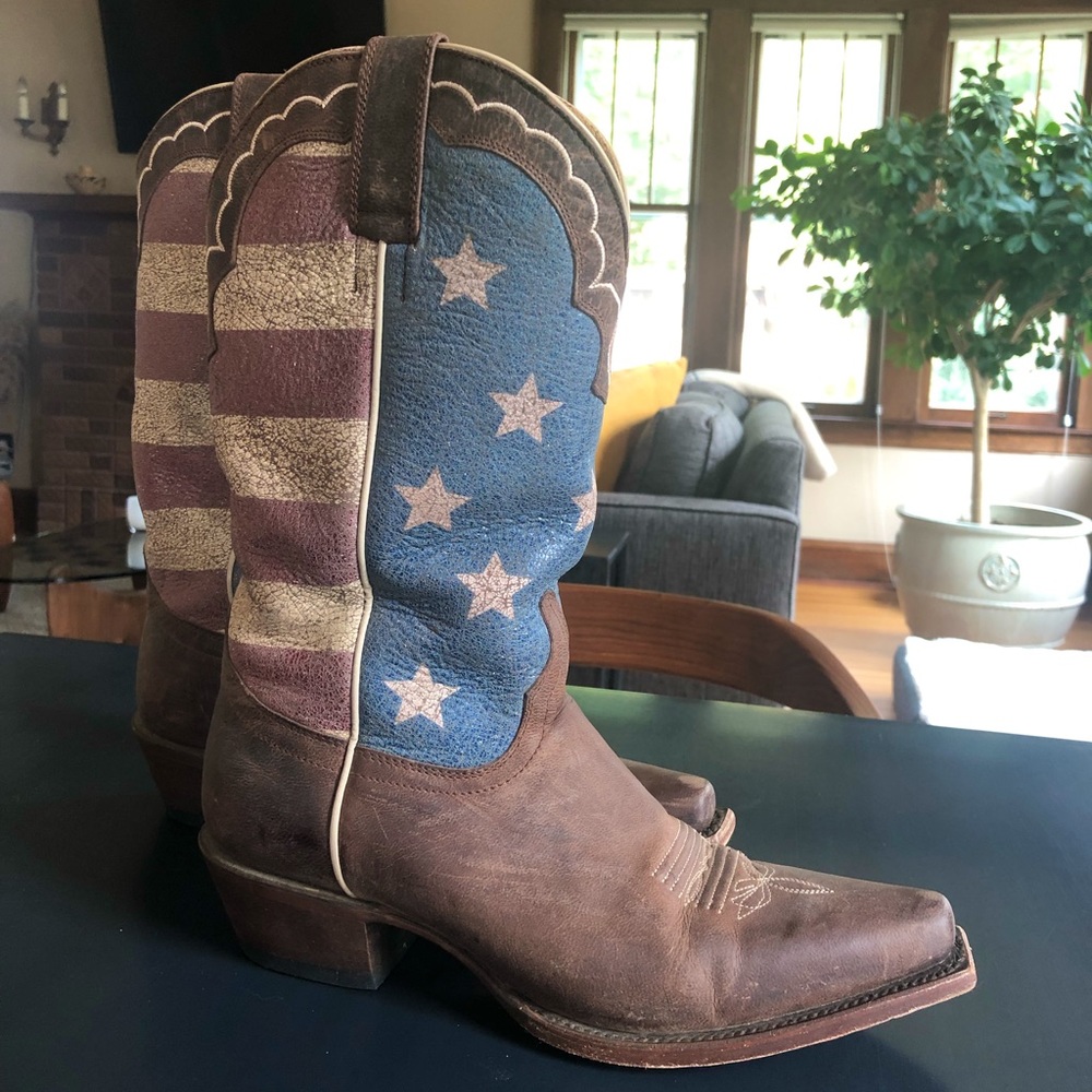 SHYANNE® WOMEN'S AMERICAN FLAG SNIP TOE BOOTS